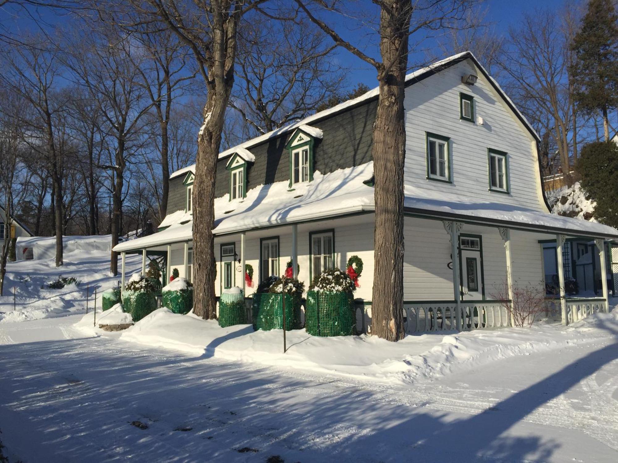 Goéliche hotel et appartement Saint-Laurent-de-l'ile d'Orleans Habitación foto