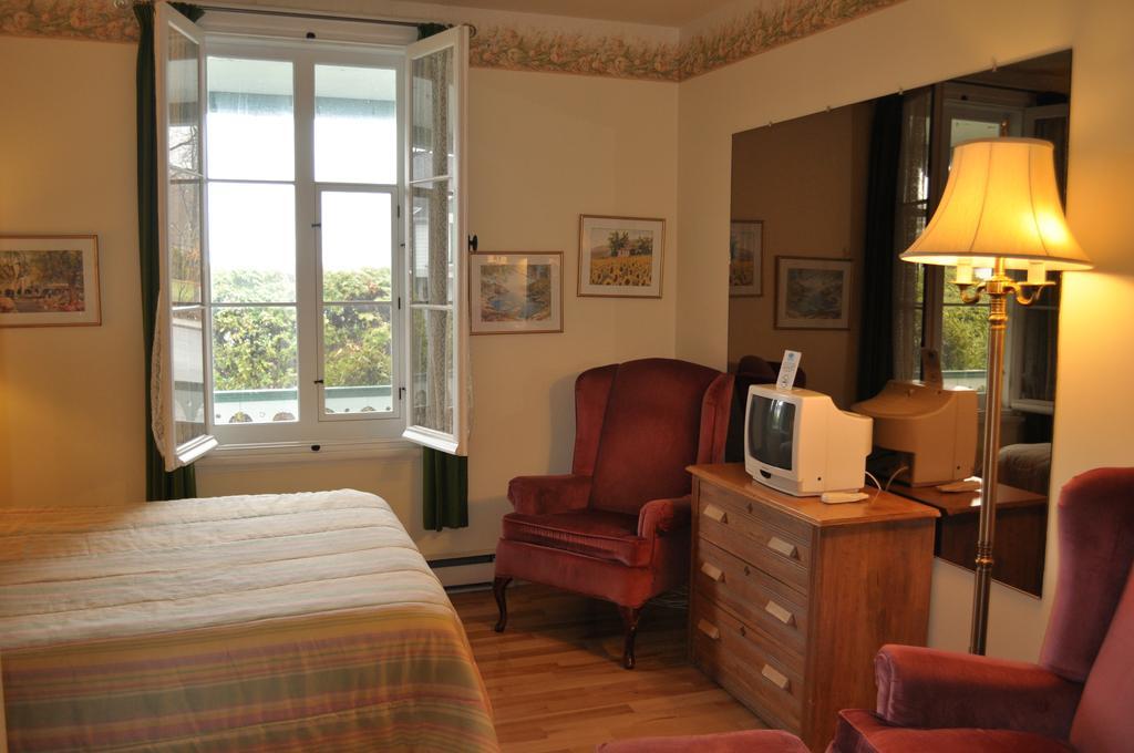 Goéliche hotel et appartement Saint-Laurent-de-l'ile d'Orleans Habitación foto
